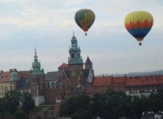 Balony nad Krakowem … Więcej Balony nad Krakowem – źródło /www.noeballoons.pl