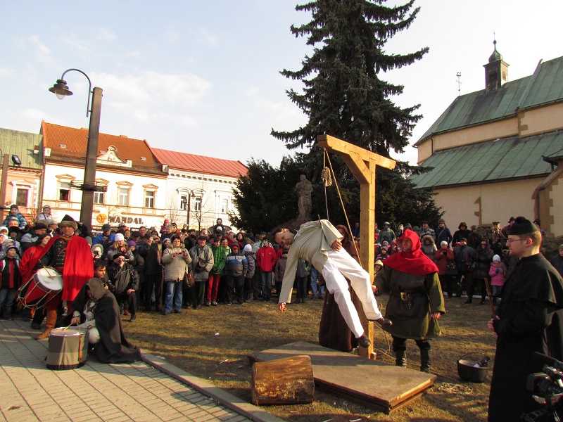 300-lecie stracenia Janosika na liptowskim rynku … Więcej 300-lecie stracenia Janosika na liptowskim rynku jest okazja do barwnych obchodów i Promocji Turystycznej w świetle współpracy transgranicznej/ fot. E. Tomczyk-Miczka