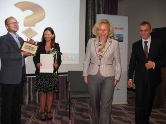 Gratulacje z okazji 5-lecia GCB … Więcej Od lewej: Maciej Lisicki , wiceprezydent Gdańska; Anna Górska, prezes Gdańskiej Organizacji Turystycznej/Gdańsk Convention Bureau, członek Zarządu oddziału CEC ICCA; Marta Chełkowska, dyrektor Departamentu Turystyki Urzędu Marszałkowskiego Województwa Pomorskiego, prezes Pomorskiej Regionalnej Organizacji Turystycznej; Wojciech Kreft, dyrektor Biura Pomorskiej Regionalnej Organizacji Turystycznej / fot.: Kazimierz Netka