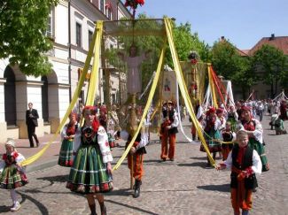 Procesja na Święto Bożego Ciała / fot.: UM W Łowiczu Procesja na Święto Bożego Ciała / fot.: UM W Łowiczu