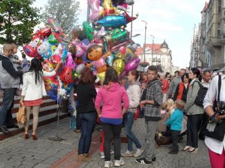 Udało się!!! … Więcej Bytom wygrał plebiscyt „Milka, moje miasto się przytula” na Najmilsze Miasto w Polsce. Do końca o prymat w głosowaniu walczyło z Ostrowem Wielkopolskim i Rawą Mazowiecką