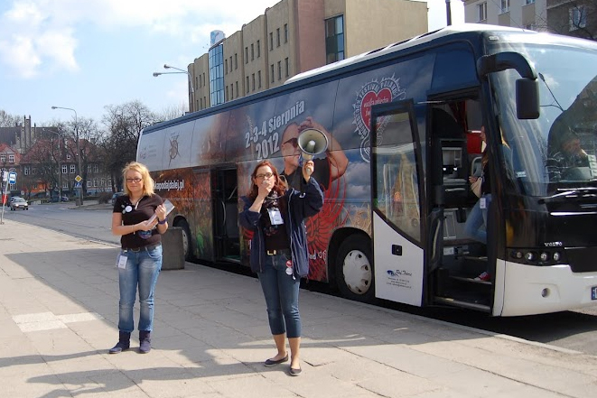 Autokar w akcji promocyjnej … Więcej Działania ambientowe w specjalnie obrandowanym autokarze były miłą odmianą pośród typowych stanowisk targowych