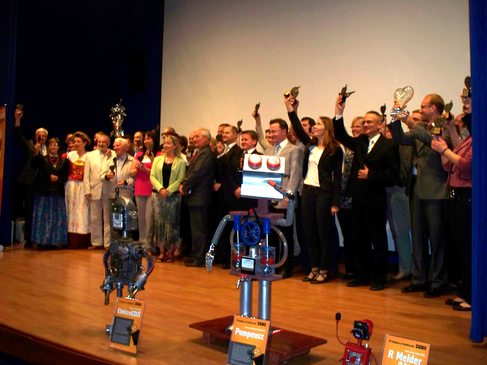 Statuetki dla uczestników Industriady 2011 … Więcej Samorządowcy i szefowie obiektów należących do Szlaku Zabytków Techniki podczas spotkania podsumowującego tegoroczną Industriadę otrzymali statuetki z logo imprezy – mechanicznym sercem / fot.: Adriana Lysik
