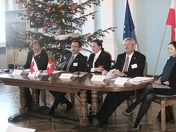 Konferencja otwarcia projektu … Więcej Konferencja otwarcia skierowana do beneficjentów i otoczenia społeczno-gospodarczego projektu odbyła się w Sali Pompejańskiej Starostwa Powiatowego w Puławach