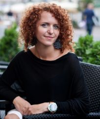 Ewa Bieńkowska … Więcej Ewa Bieńkowska, nowa rzeczniczka lotniska im. Wł. Reymonta w Łodzi / fot.: A. Danowska