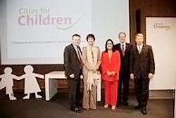 Zabrze – Cities for Children … Więcej Przedstawiciele Urzędu Miejskiego w Zabrzu uczestniczyli w dniach 29 i 30 czerwca 2009 r. w III Konferencji „Miasta dla Dzieci”, którą poświęcono zagadnieniu „Równe szanse poprzez edukację” / fot.: Archiwum UM Zabrze
