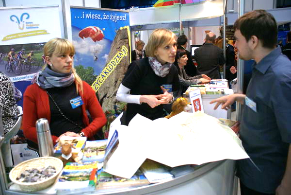 Danuta Śliwińska i Ewa Szturo … Więcej Danuta Śliwińska i Ewa Szturo w Urzędzie Gminy Podgórzyn zajmują się promocją, w tym wdrażaniem projektów unijnych w turystyce / fot. Marek Perzyński