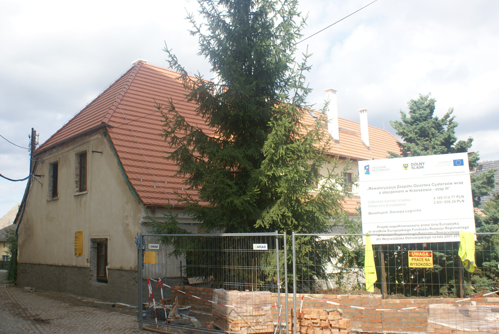 Chata tkaczy przeszła metamorfozę... Więcej Po przebudowie będzie w niej centrum restauracji zabytków, dzięki wsparciu ze środków Regionalnego Programu Operacyjnego dla Województwa Dolnośląskiego / fot. Marek Perzyński