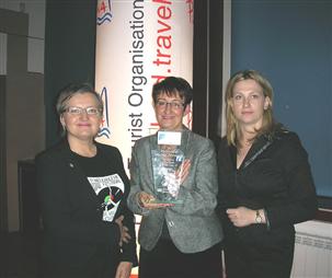 W kuluarach Gali. Od lewej Katarzyna Ratajczyk, dyrektor Biura Promocji Miasta Urzędu m. st. Warszawy, Barbara Tekieli, dyrektor Stołecznego Biura Informacji i Promocji Turystycznej oraz Elżbieta Wąsowicz-Zaborek, wiceprezes POT W kuluarach Gali. Od lewej Katarzyna Ratajczyk, dyrektor Biura Promocji Miasta Urzędu m. st. Warsza