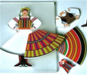 III nagroda - „Folk girl” - układanka ze strojów ludowych III nagroda - „Folk girl” - układanka ze strojów ludowych