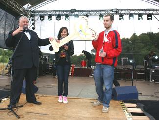 „Kwisonalia” 2009. Burmistrz Olgierd Poniźnik przekazuje klucze do miasta młodzieży…Więcej » „Kwisonalia” 2009. Burmistrz Olgierd Poniźnik przekazuje klucze do miasta młodzieży…Więcej »